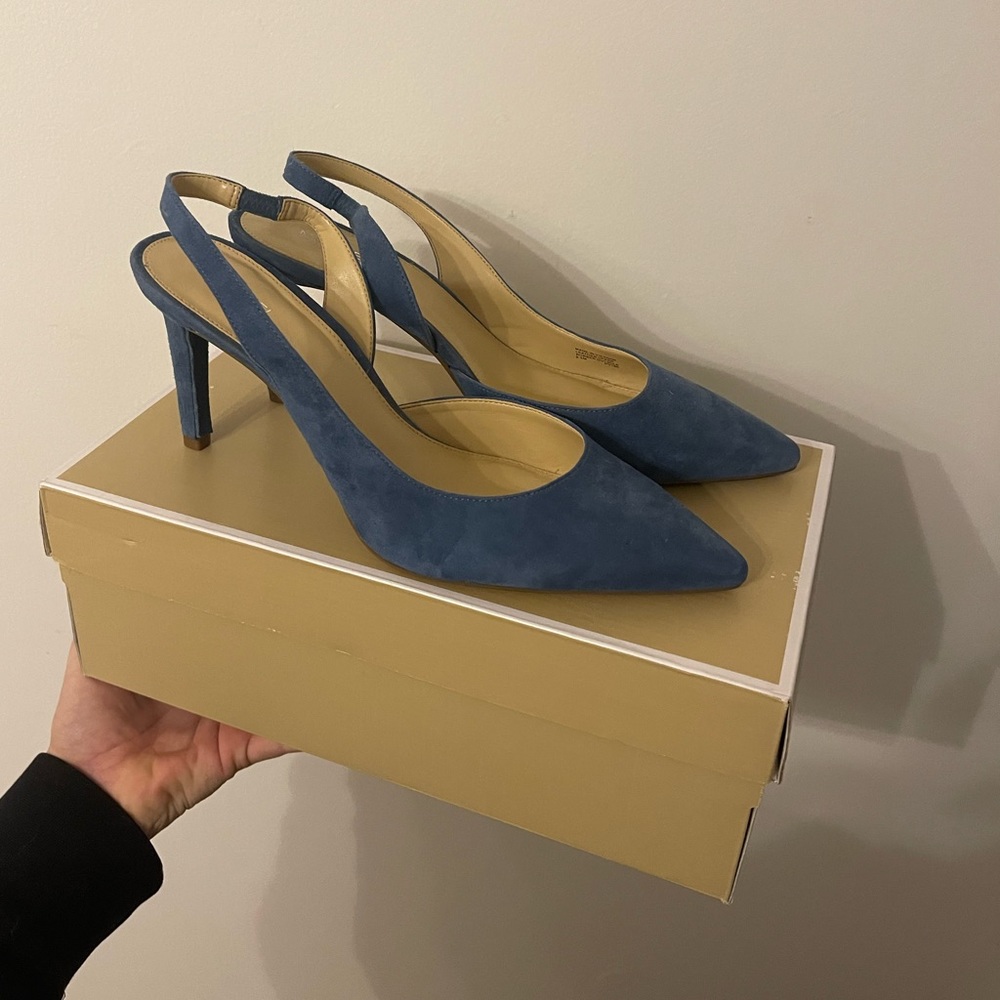 MICHAEL KORS Suede Royal Blue Pumps